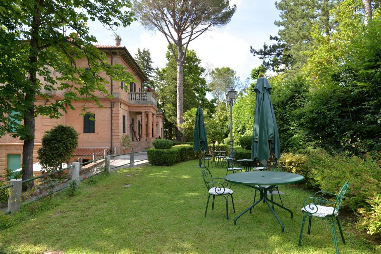 Villa Delle Rose - Hotel Paradiso Amandola Extérieur photo